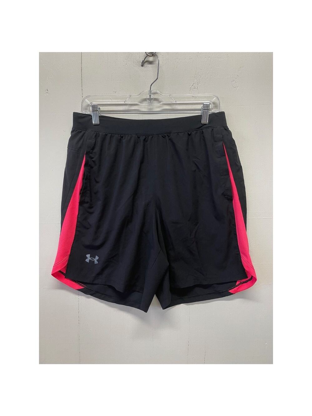 Under Armour Men's Running Shorts Size Large Has Lining Black & Pink Jogging Gym
